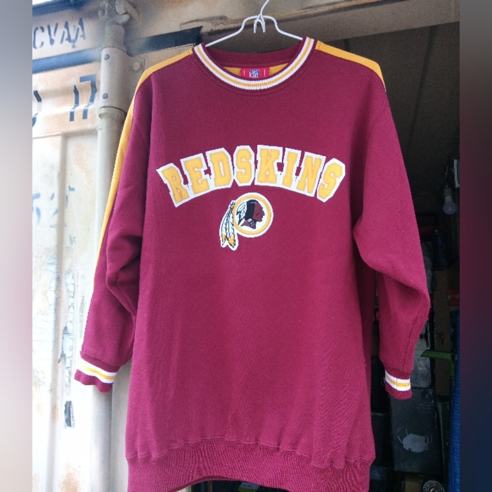 Washington Redskins long sleeve sweatshirt sz medium
